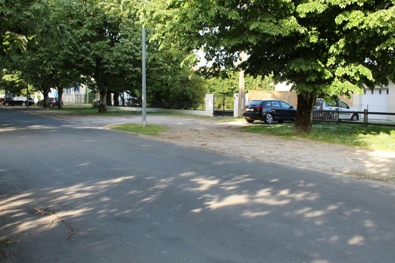 Les Tresors De Lizzie Hotel Coutras Kültér fotó